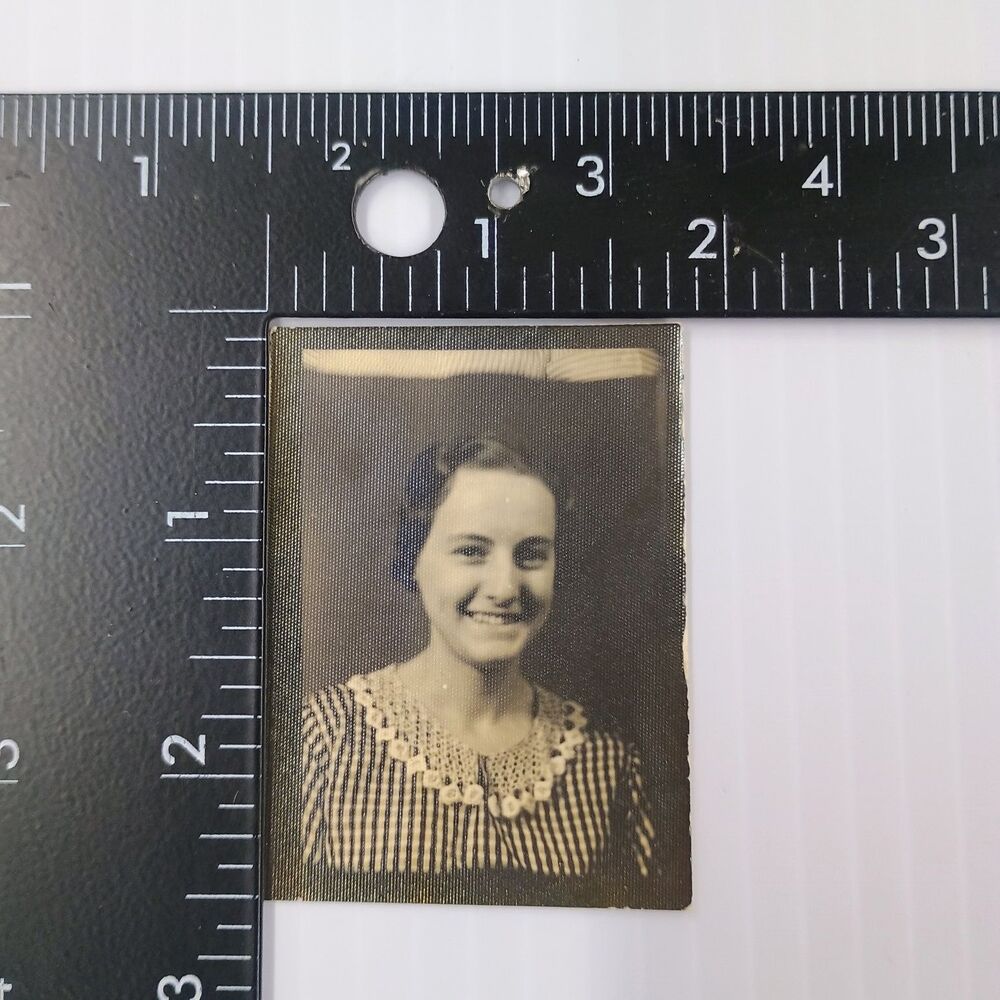 Smiling Woman 1930s Snapshot Photograph Decorative Collar Fashion